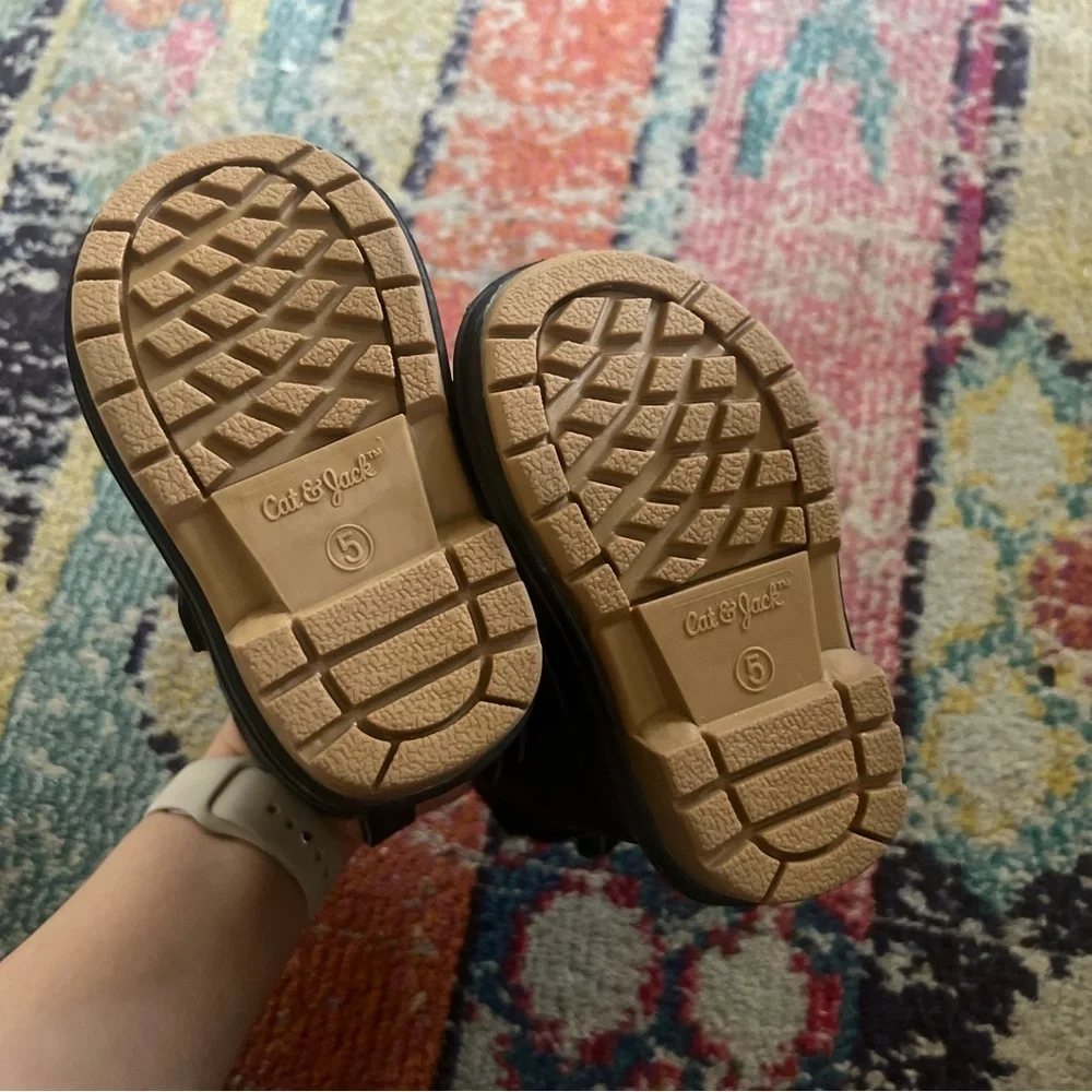 Cat & Jack Kids Black Winter Boots size 5